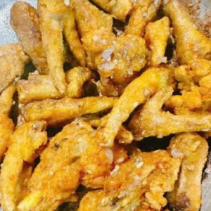 Tuyển cô chuyên chăm bé giỏi ạ