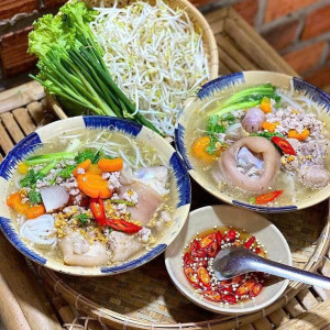 Tuyển gấp 1 cô chăm bé giỏi đi làm bao ăn ở lại ạ