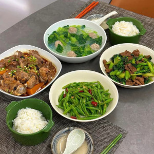 Tại Cao Lỗ Quận 8 Em cần tìm gấp chị giúp việc nhà, bao ăn ở và nấu ăn đơn giản cho gia đình có 4 người lớn