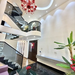 Nhà Ở Tôn Thất Thuyết, Quận 4 Có 2 Vợ Chồng , 1 Con Đi Học Được 10 Tuổi Đang Cần Tuyển Cô Giúp Việc