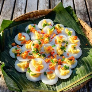 Tuyển gấp 1 cô nội trợ cho gđ em ạ