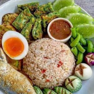 Tuyển Gấp 1 Cô Chuyên Nấu Ăn Ngon Làm Việc Có Tâm Đi Lm Bao Ăn Ở Lại A