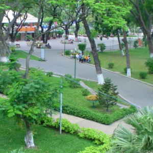 NHÀ EM GẦN NGAY CÔNG VIÊN BÔNG SAO QUẬN 8 ĐANG CẦN GẤP CÔ GIÚP VIỆC NHÀ LÀM BAO ĂN Ở LẠI LUÔN NHA