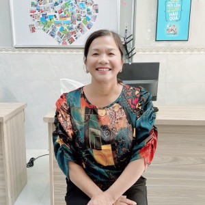Em đang tìm việc cho chị Hương mới ở quê lên ạ