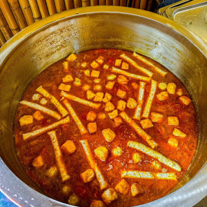 EM TUYỂN GẤP CÔ GIÚP VIỆC NHÀ LƯƠNG THÁNG 11 TRIỆU, BAO ĂN Ở